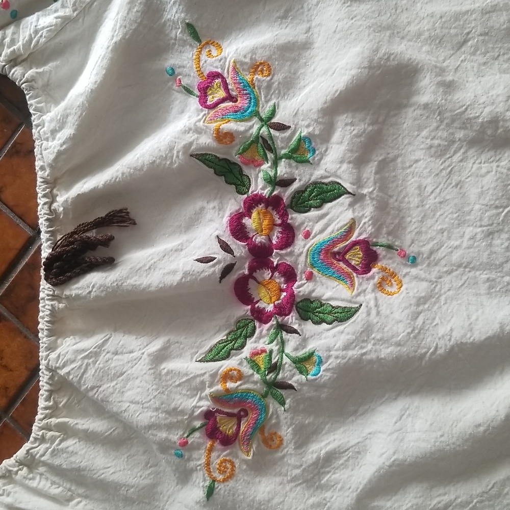Vintage embroidered top - Picture 5 of 7